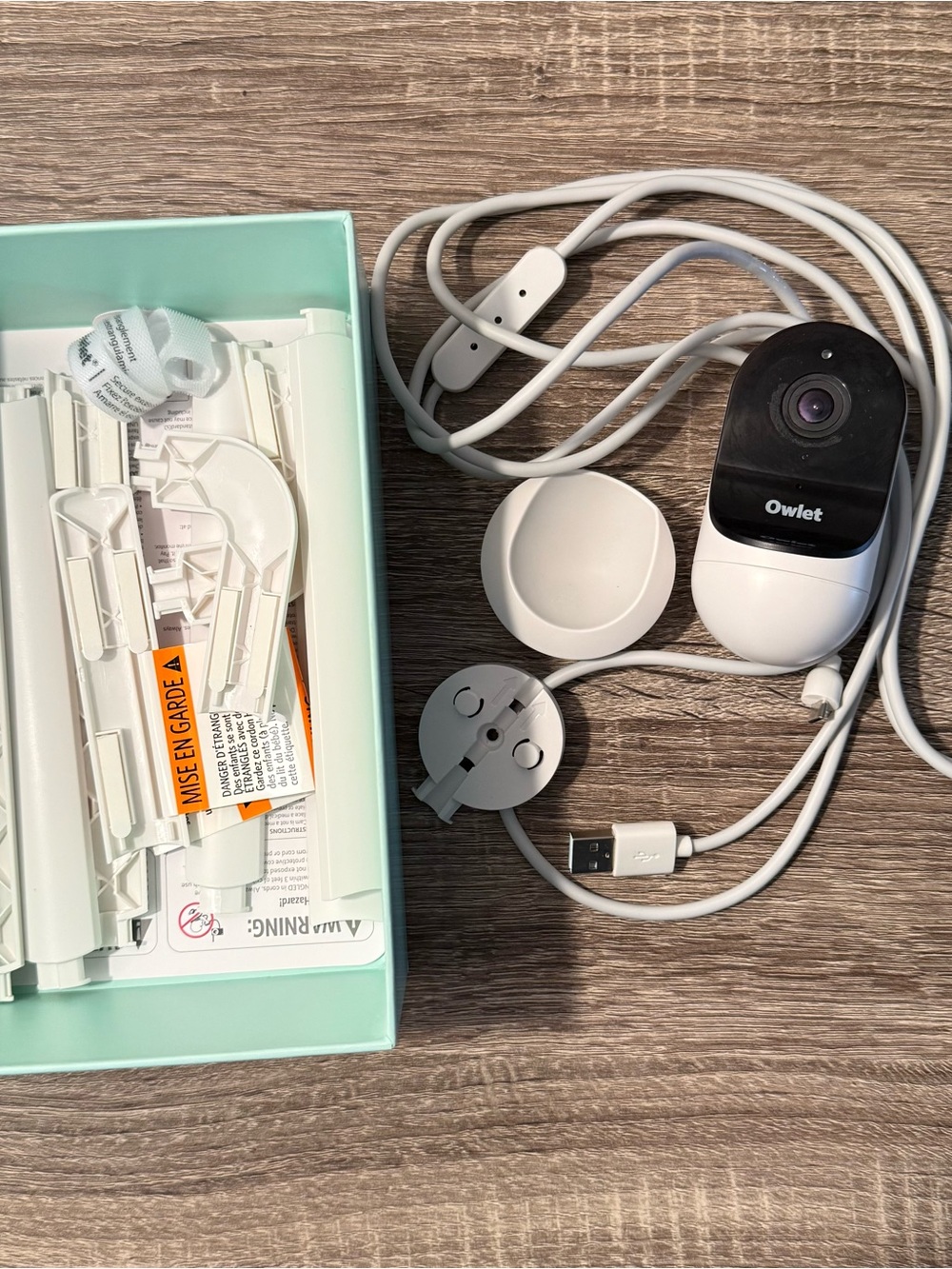 Owlet White Baby Monitor Camera with Mounting Accessories